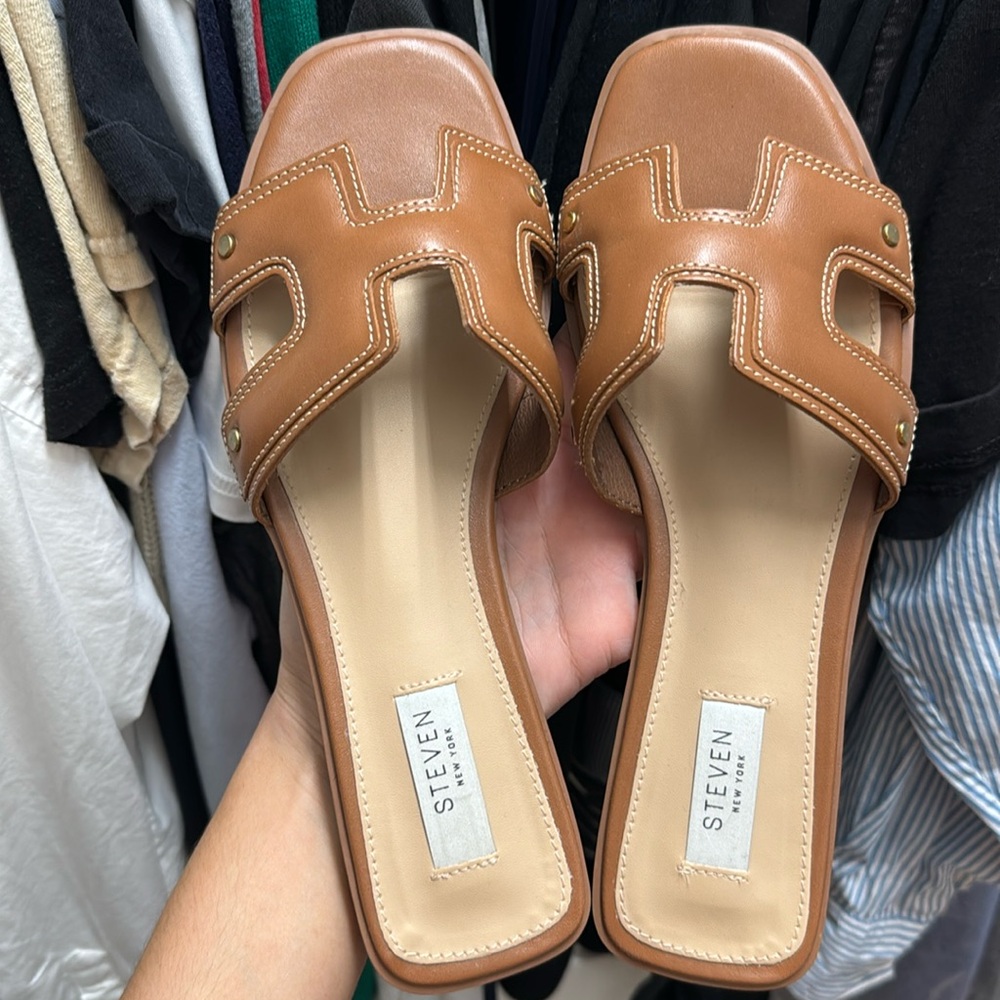 H Sandals
